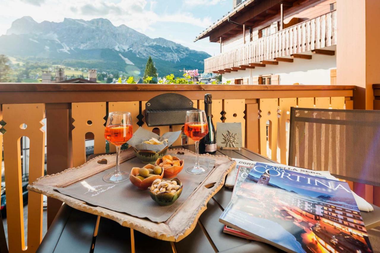 Hotel Villa Alpina ***S 科尔蒂纳丹佩佐 外观 照片